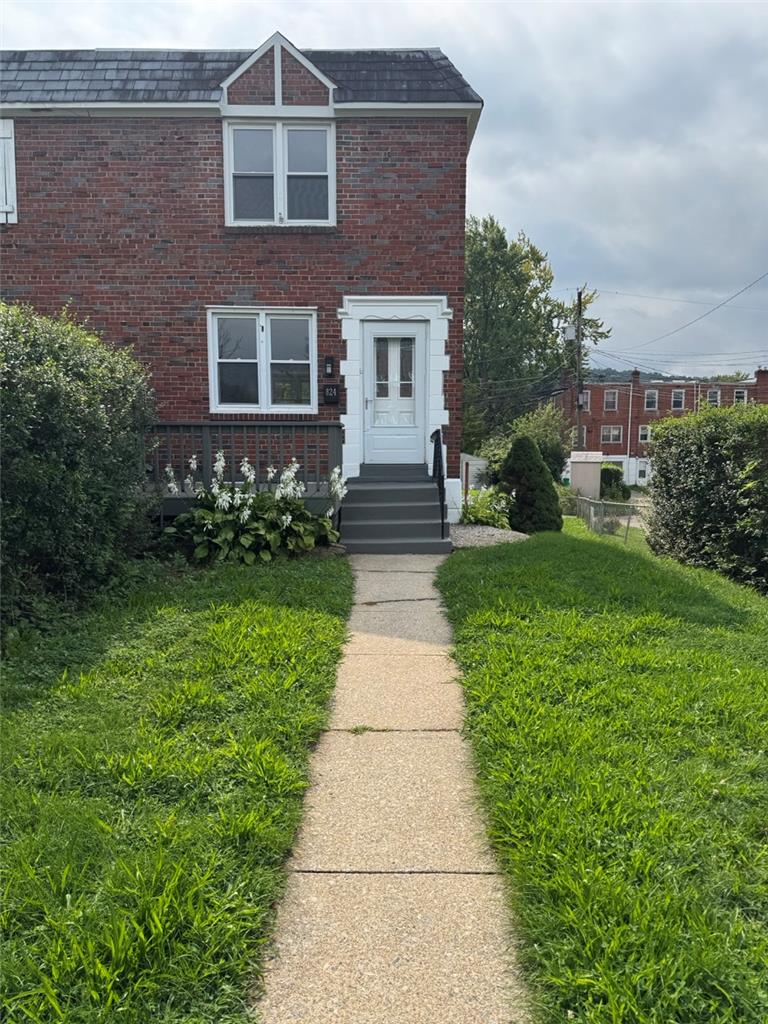 824 Benton Street