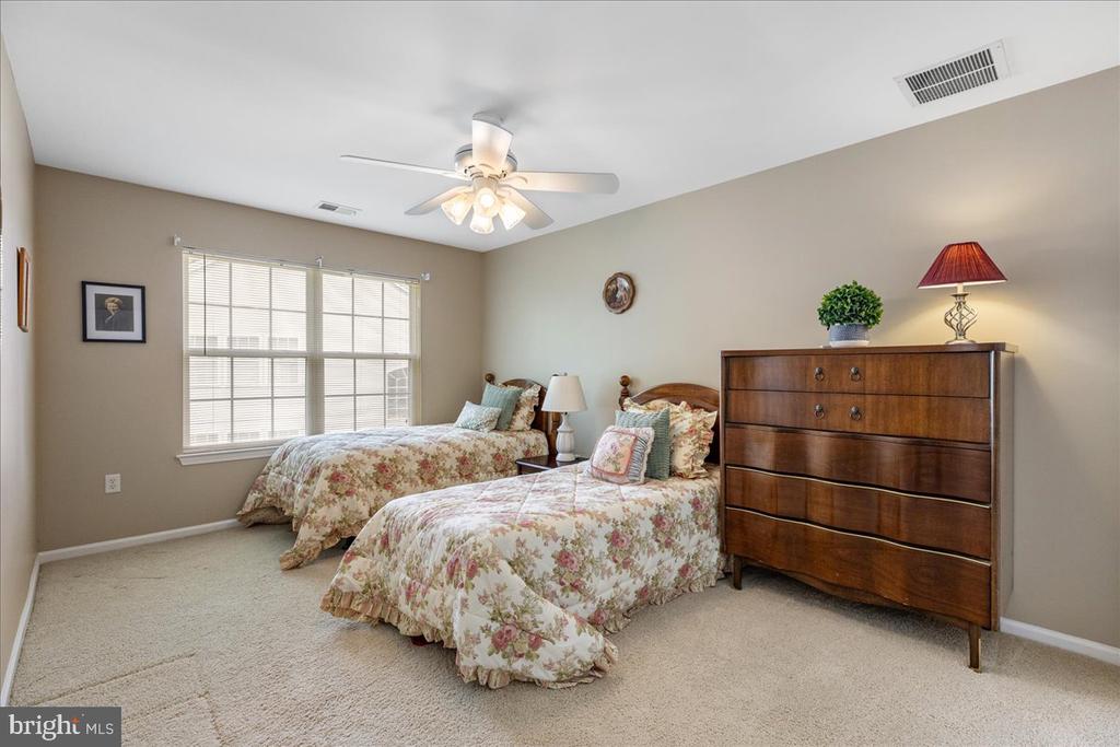 10 FITZGERALD LANE