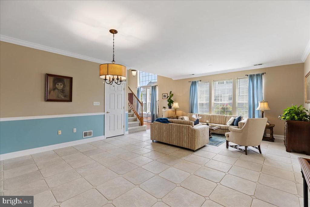 10 FITZGERALD LANE