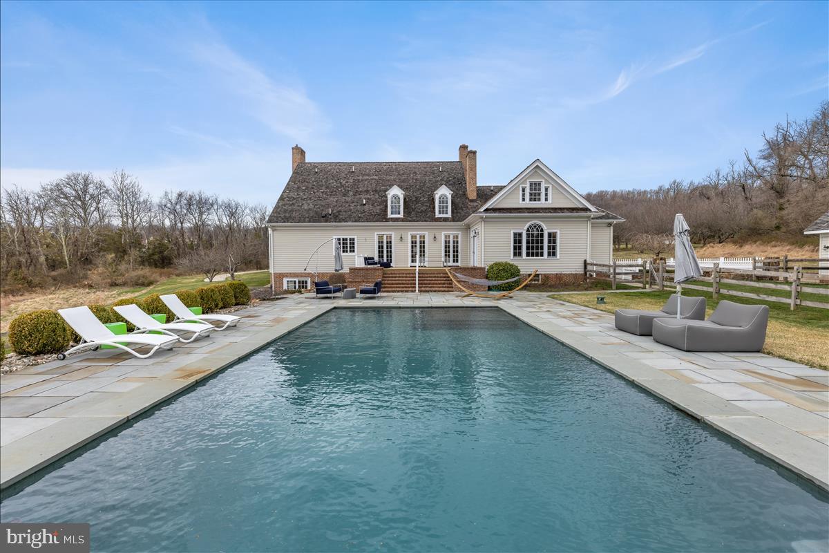 2 PEACH TREE LANE