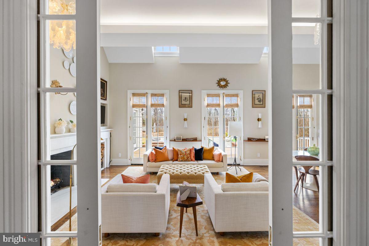 2 PEACH TREE LANE