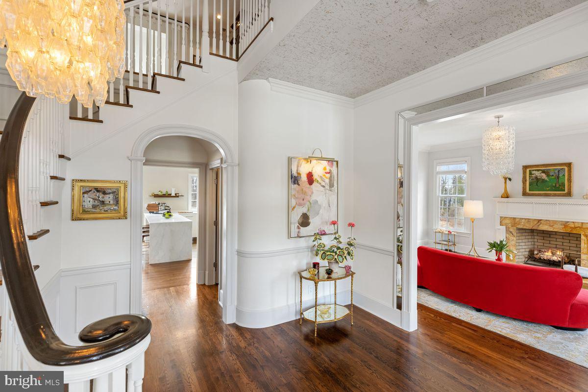 2 PEACH TREE LANE