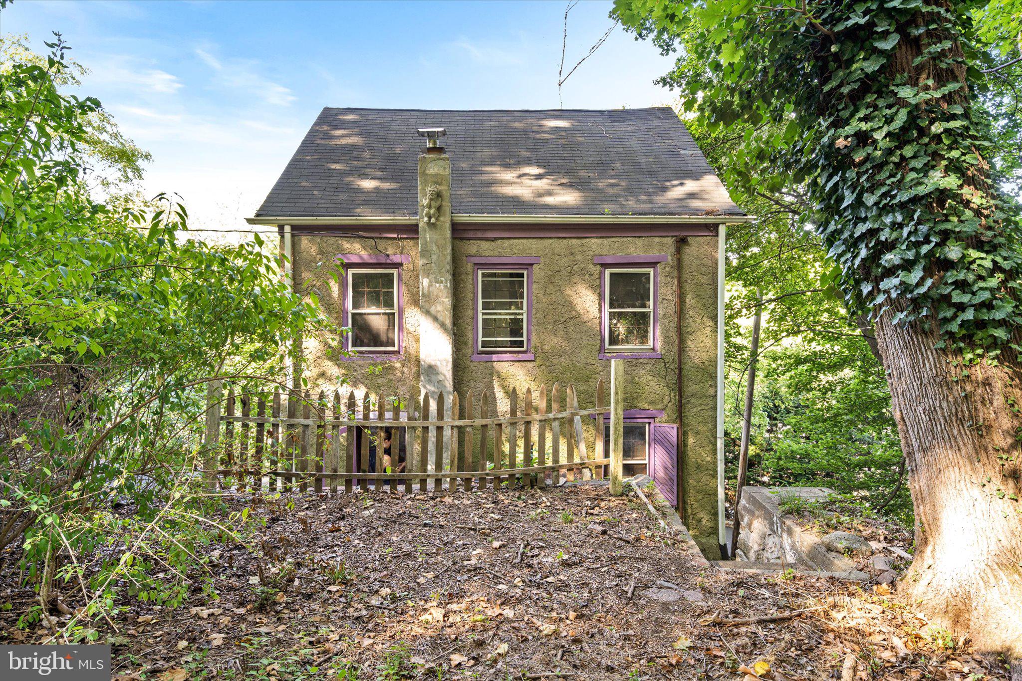 12 WEEDEN STREET