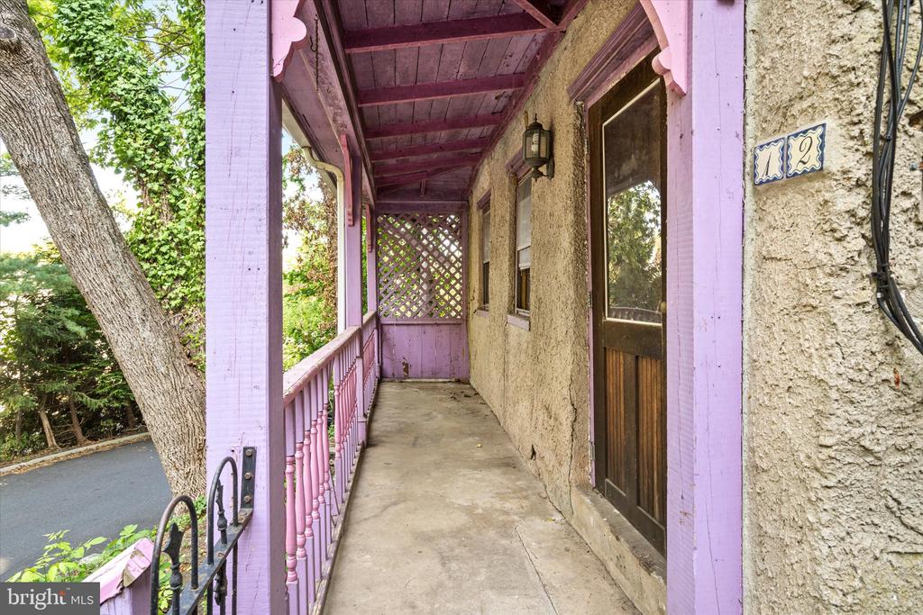12 WEEDEN STREET