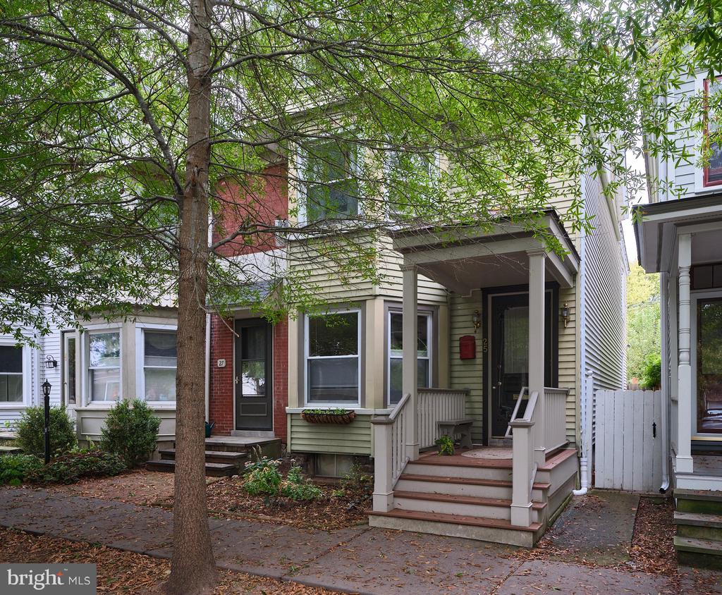 25 PERRY STREET