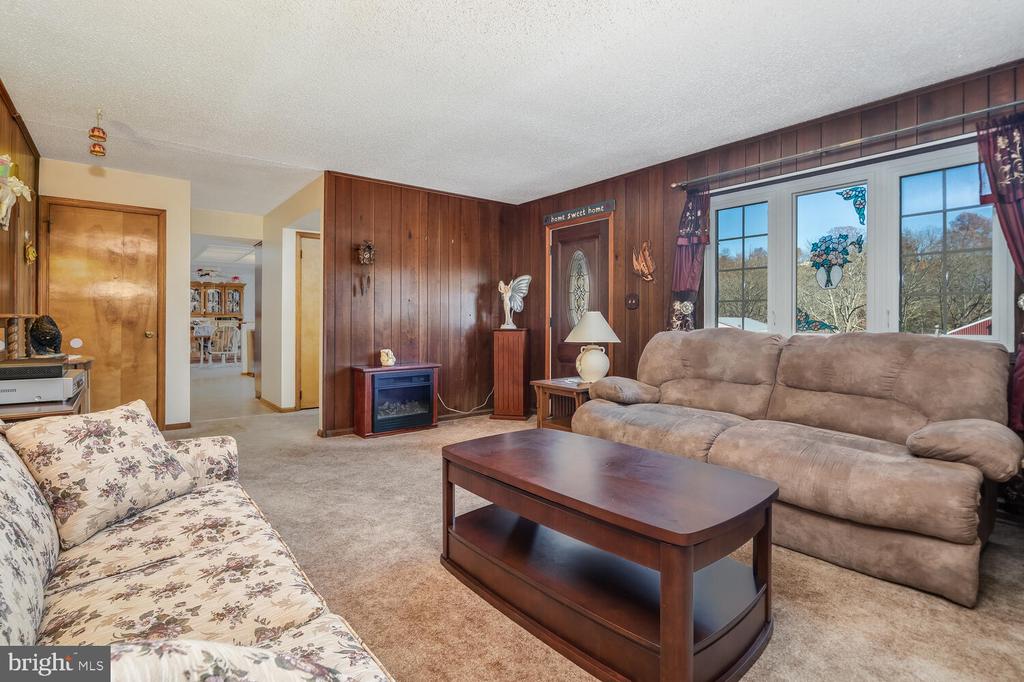 42 RAINBOW HILL ROAD