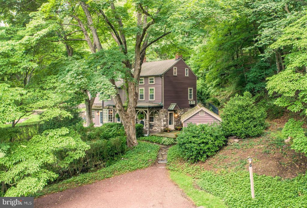 2222 DANIEL BRAY HIGHWAY