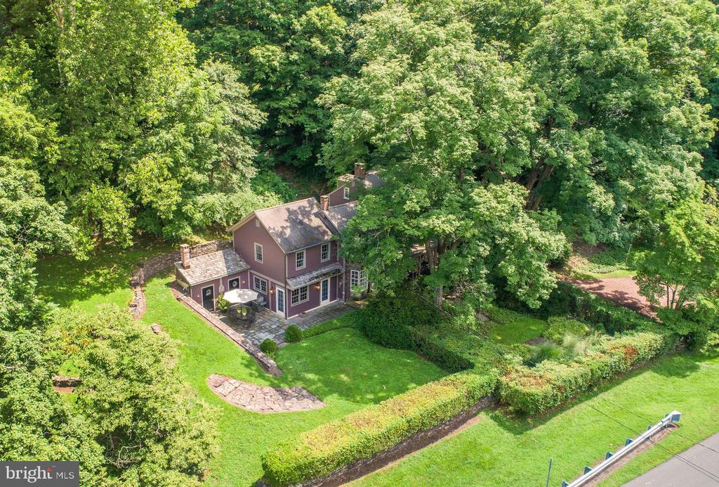 2222 DANIEL BRAY HIGHWAY