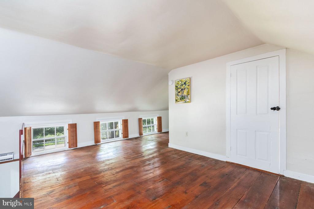 2222 DANIEL BRAY HIGHWAY
