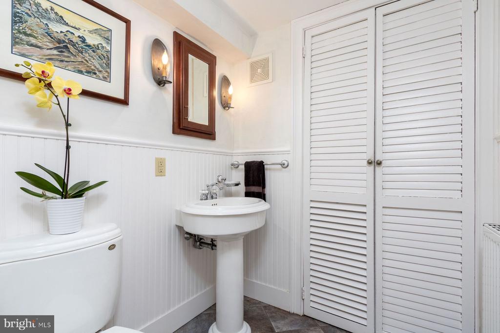 2222 DANIEL BRAY HIGHWAY