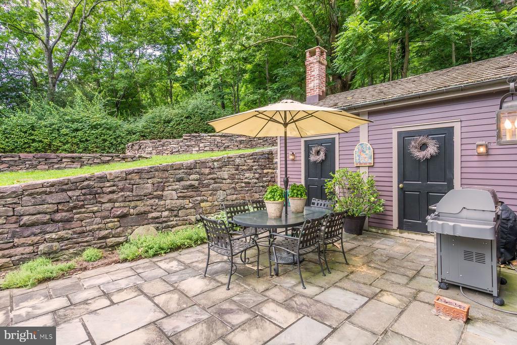 2222 DANIEL BRAY HIGHWAY
