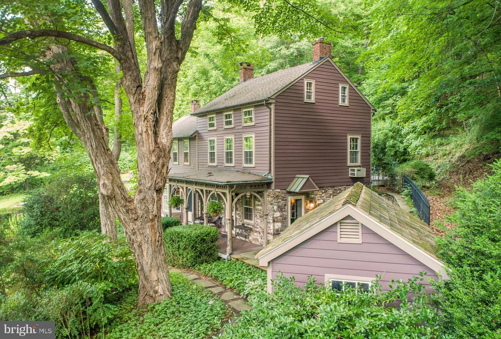 2222 DANIEL BRAY HIGHWAY