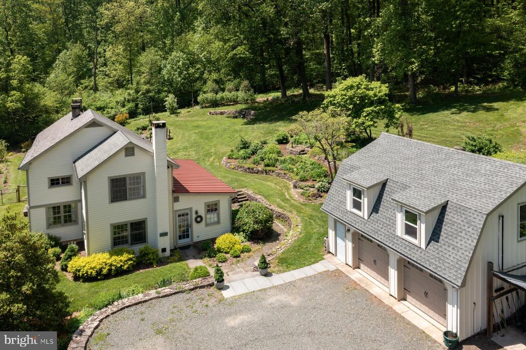 757 SWEET HOLLOW ROAD