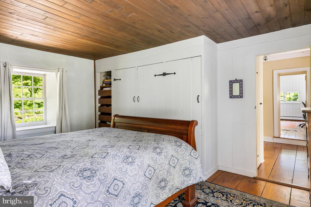757 SWEET HOLLOW ROAD