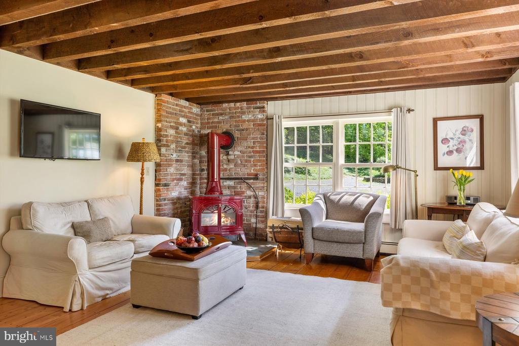 757 SWEET HOLLOW ROAD