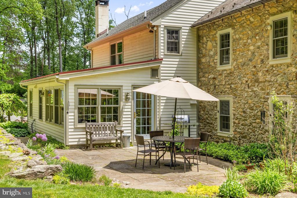 757 SWEET HOLLOW ROAD