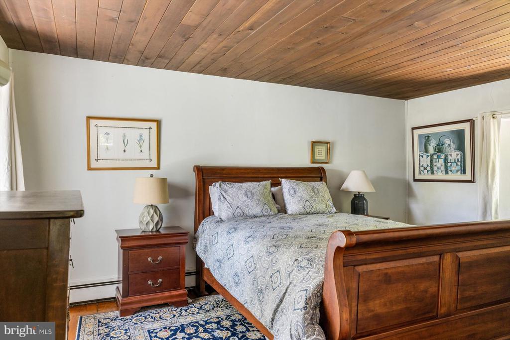 757 SWEET HOLLOW ROAD