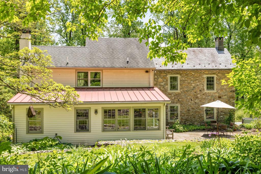 757 SWEET HOLLOW ROAD