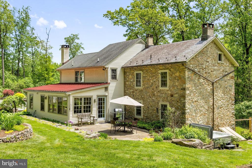 757 SWEET HOLLOW ROAD