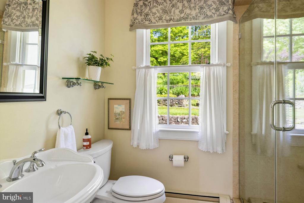 757 SWEET HOLLOW ROAD