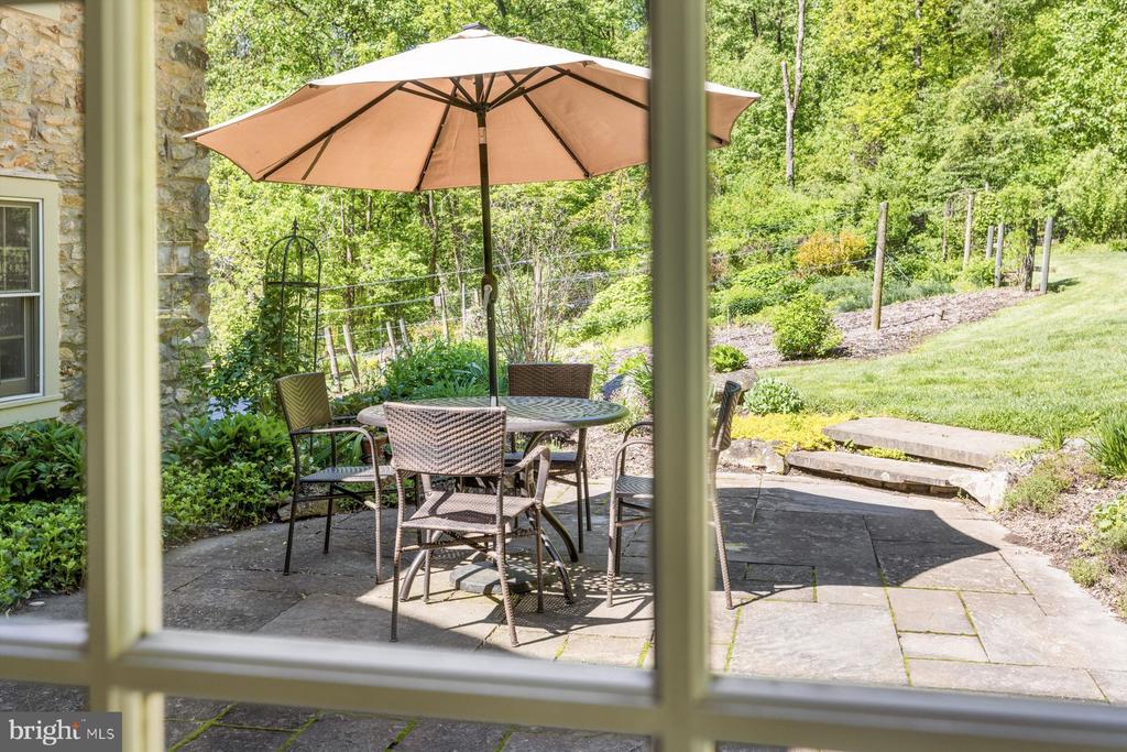 757 SWEET HOLLOW ROAD
