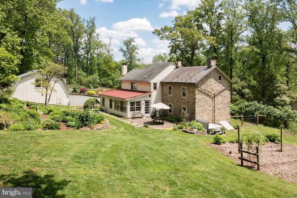 757 SWEET HOLLOW ROAD
