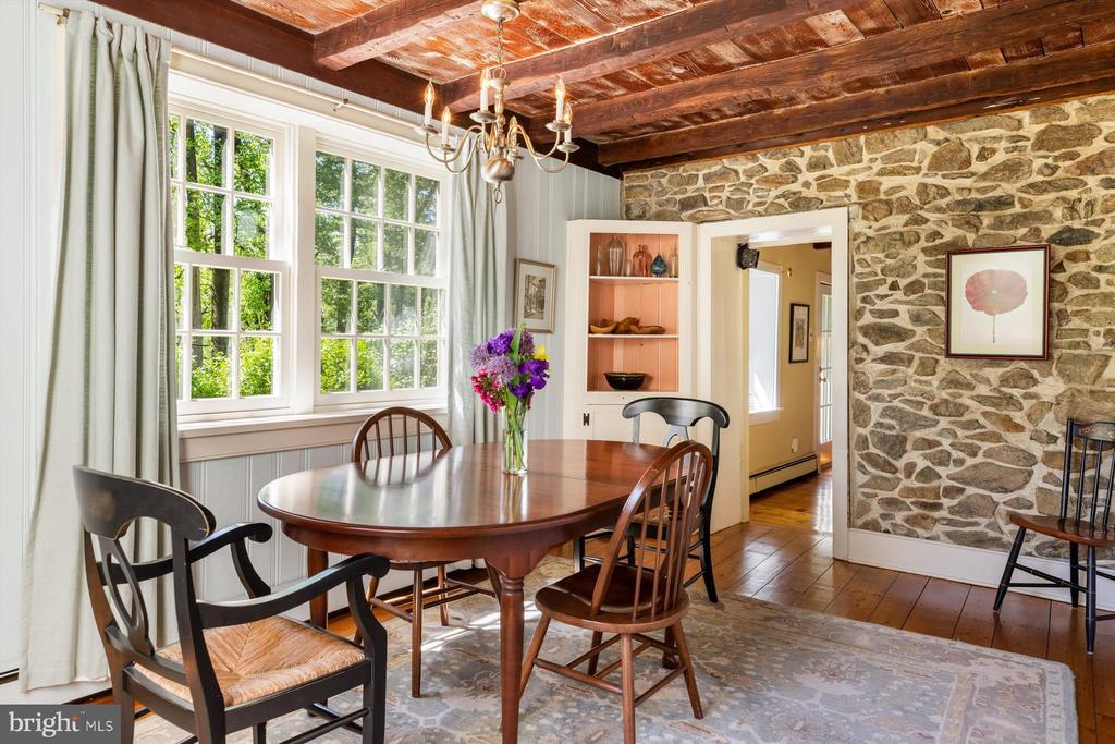 757 SWEET HOLLOW ROAD