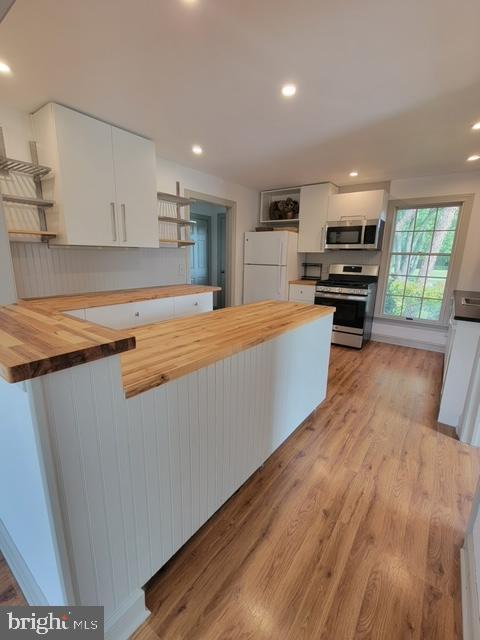 33 RITTENHOUSE ROAD E