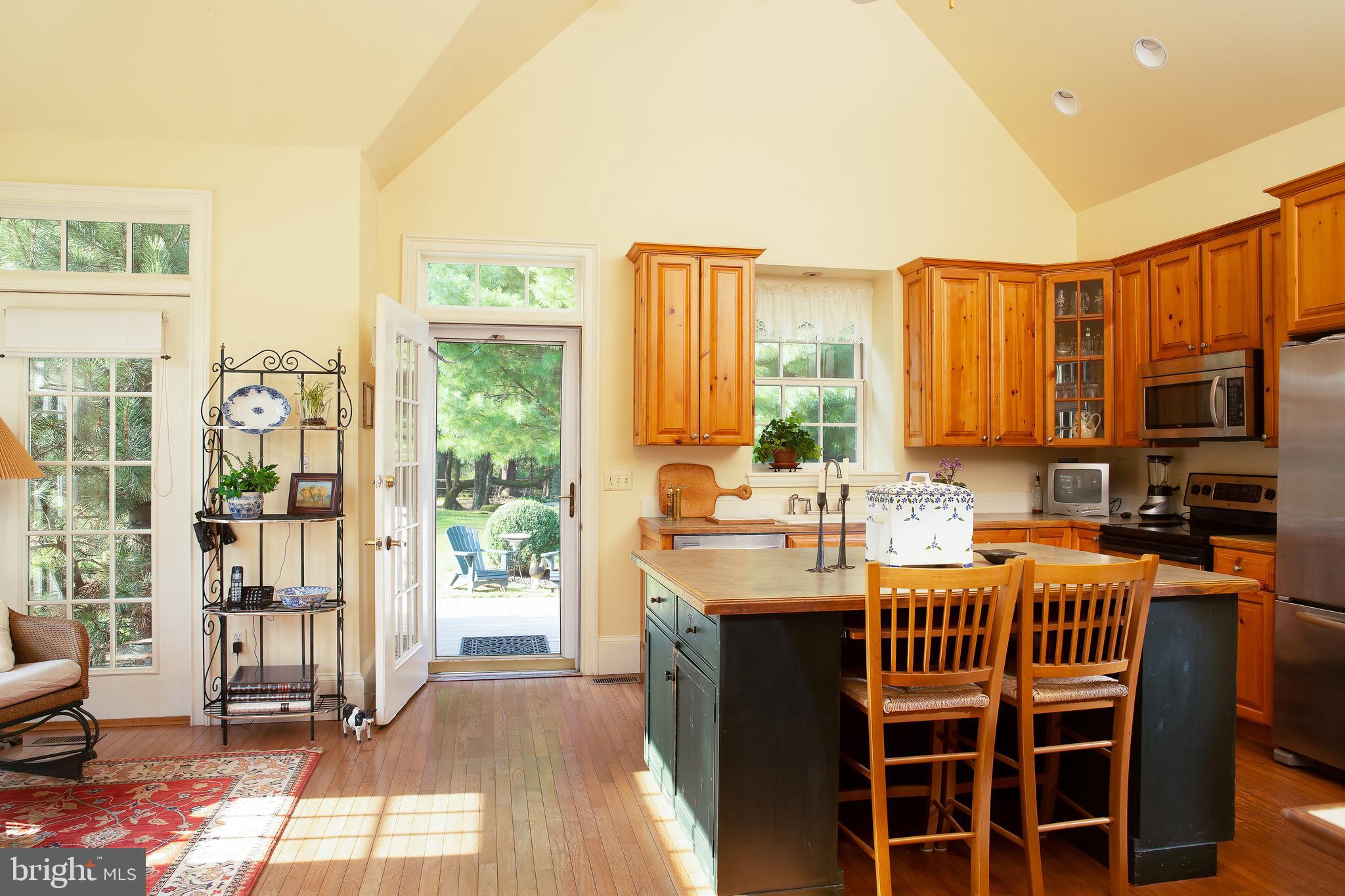 925 SERGEANTSVILLE ROAD