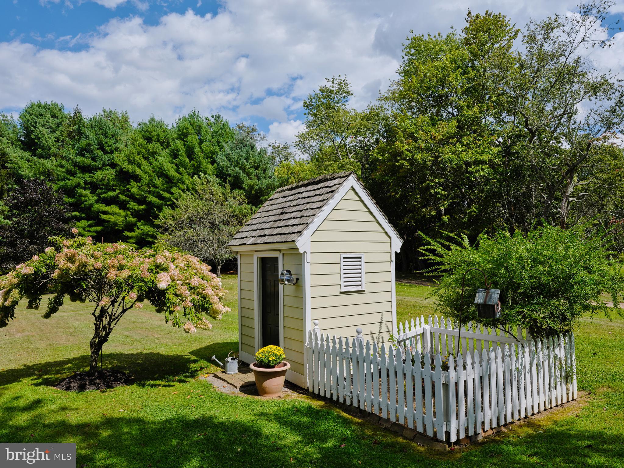 925 SERGEANTSVILLE ROAD