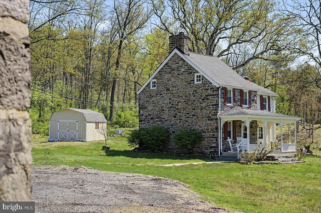 2308 DANIEL BRAY HIGHWAY