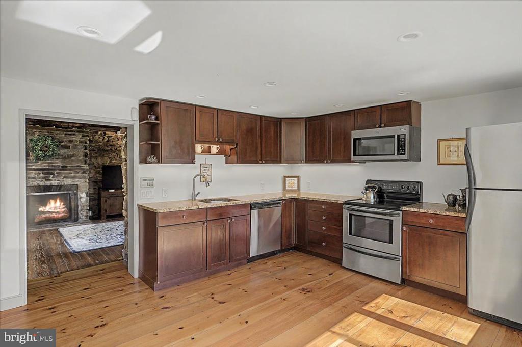2308 DANIEL BRAY HIGHWAY