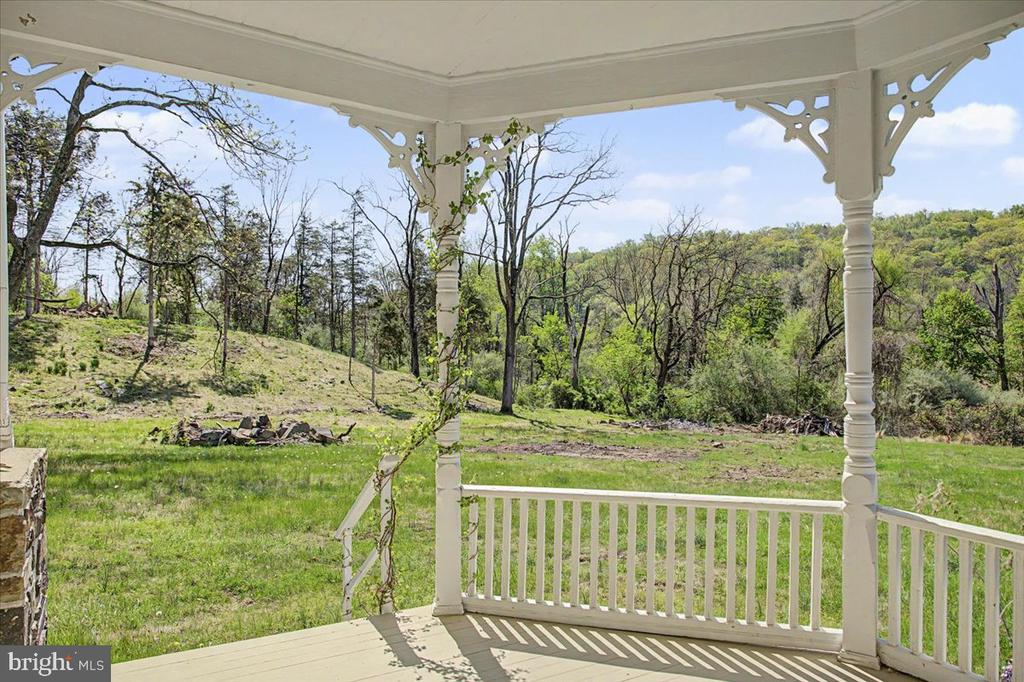 2308 DANIEL BRAY HIGHWAY