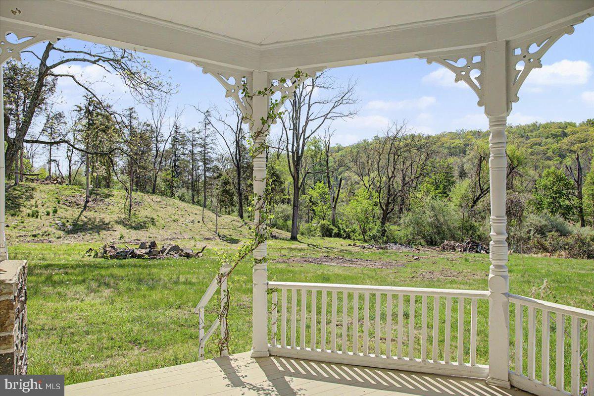 2308 DANIEL BRAY HIGHWAY