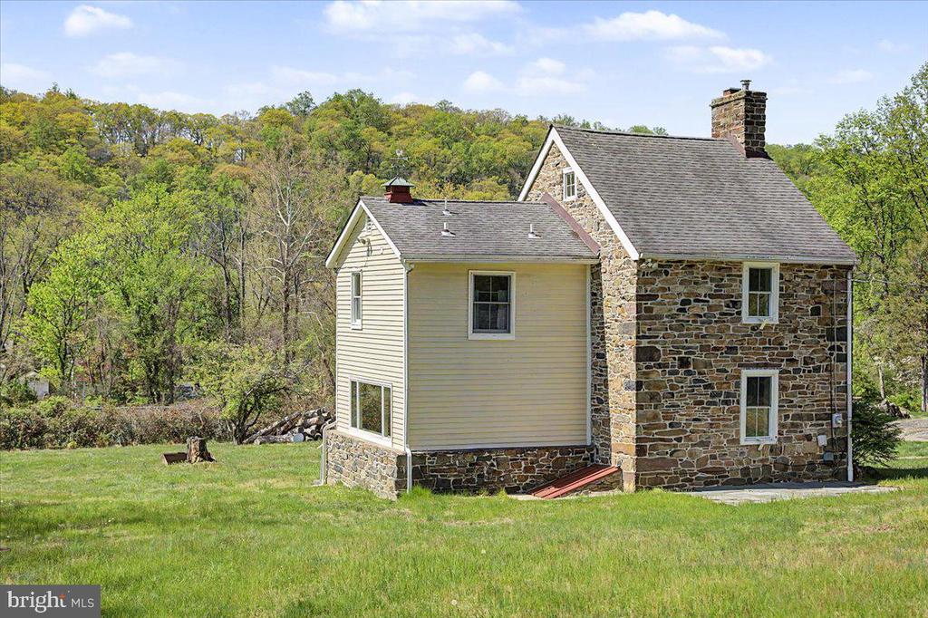 2308 DANIEL BRAY HIGHWAY