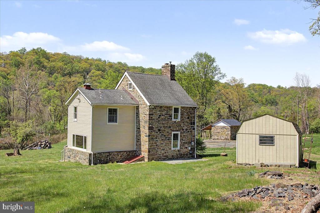 2308 DANIEL BRAY HIGHWAY