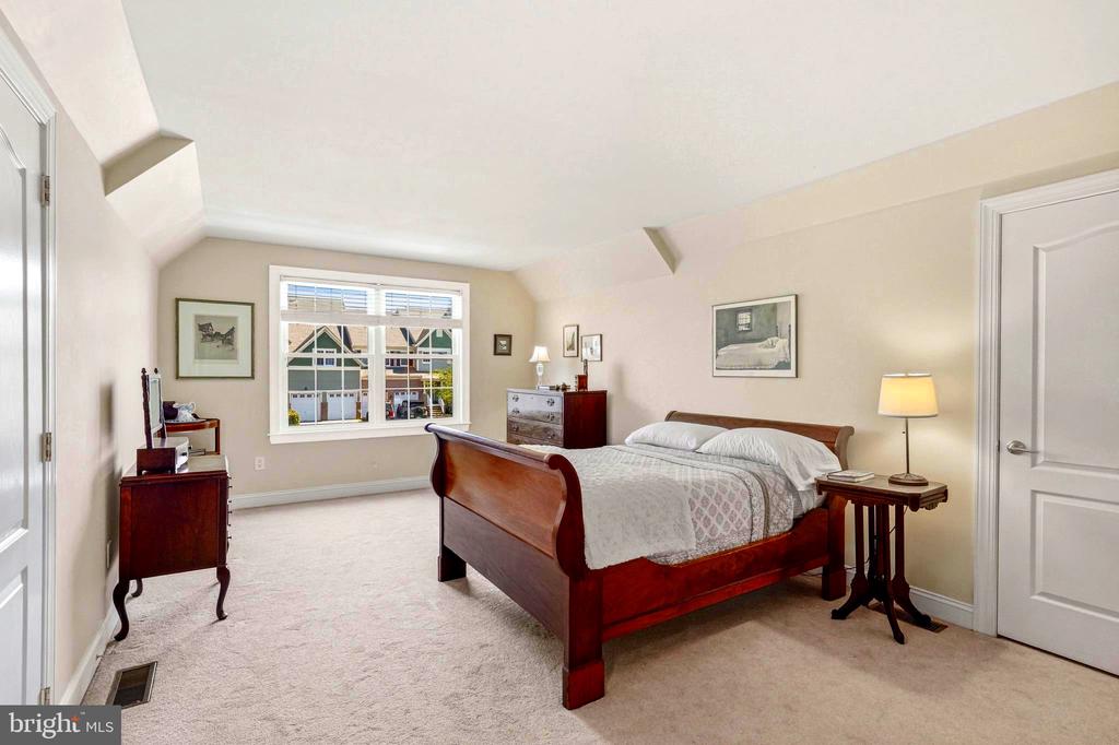 625 HEATH COURT