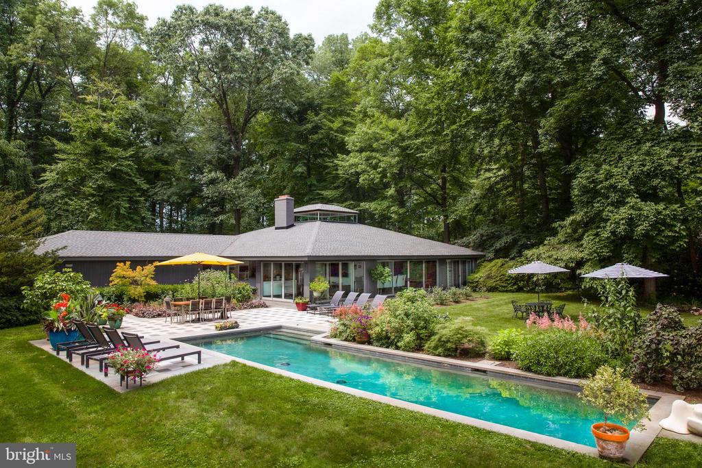 35 RAVEN ROCK ROAD