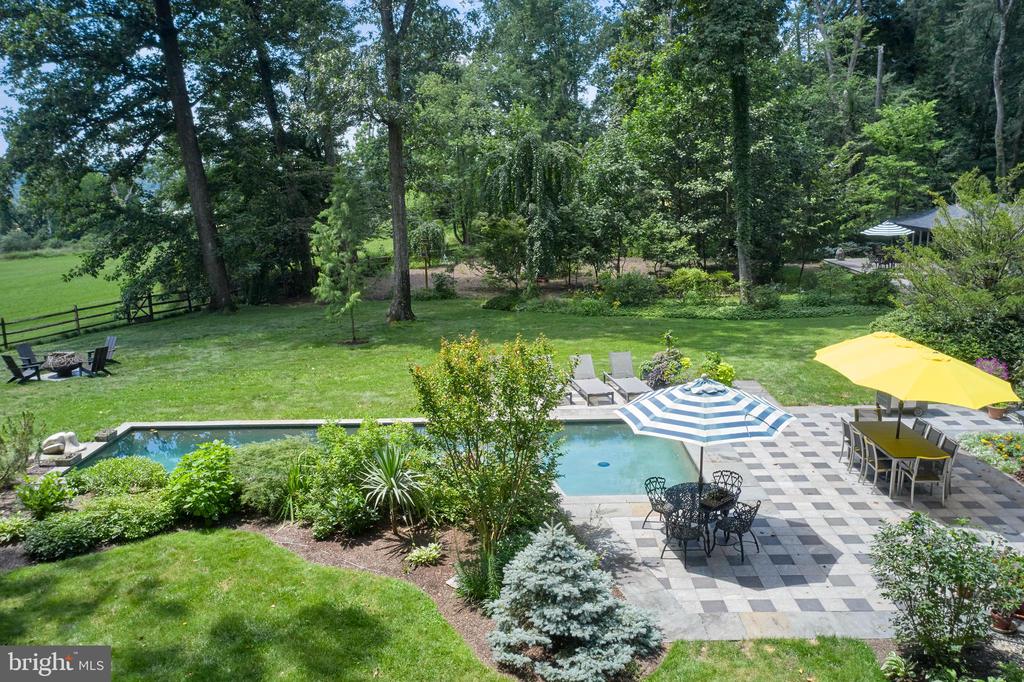 35 RAVEN ROCK ROAD