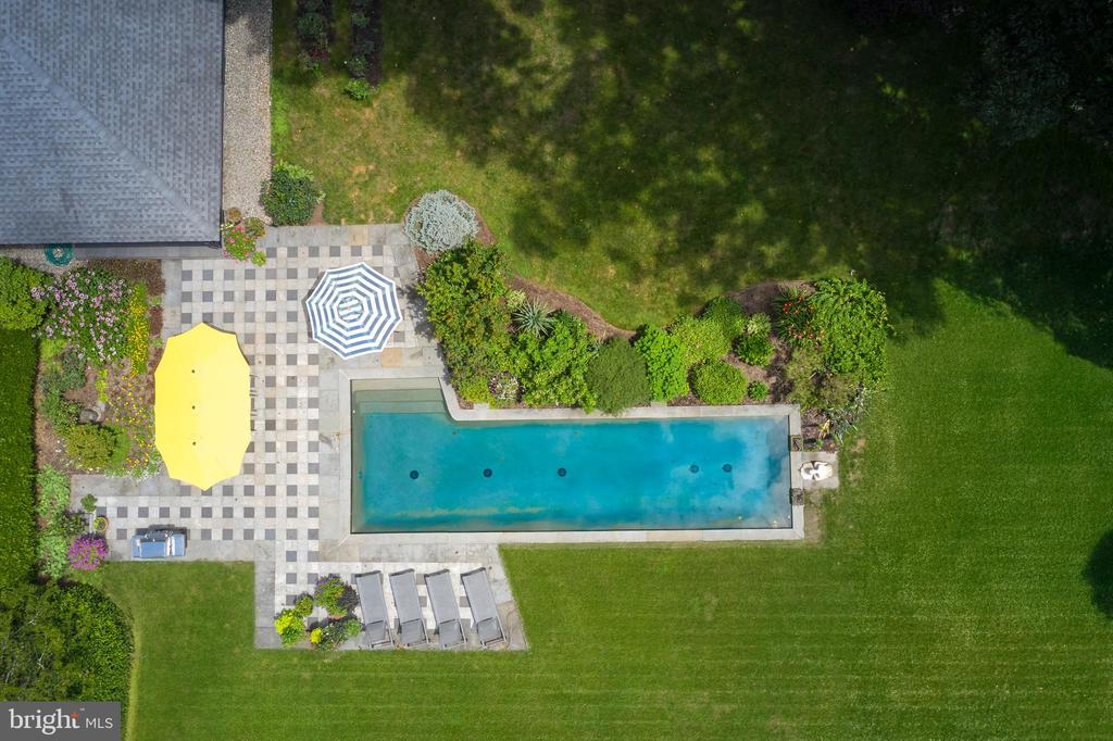 35 RAVEN ROCK ROAD