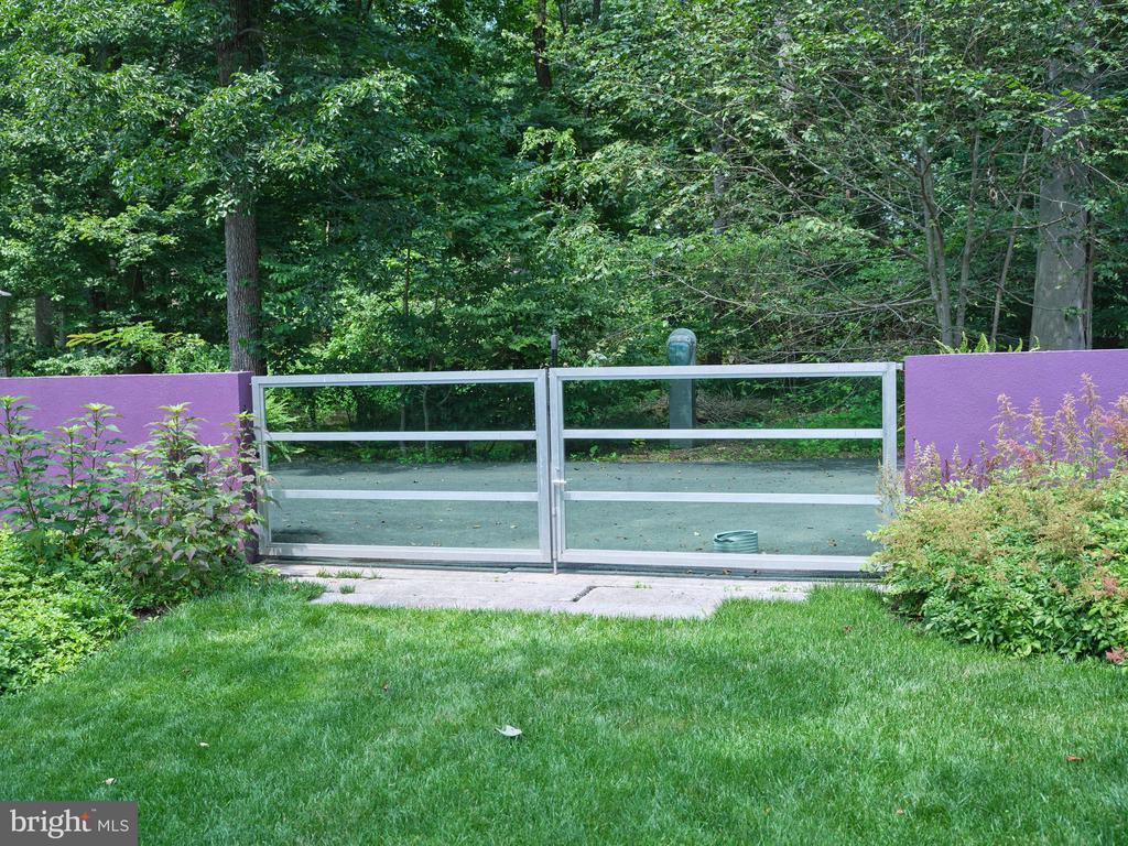 35 RAVEN ROCK ROAD