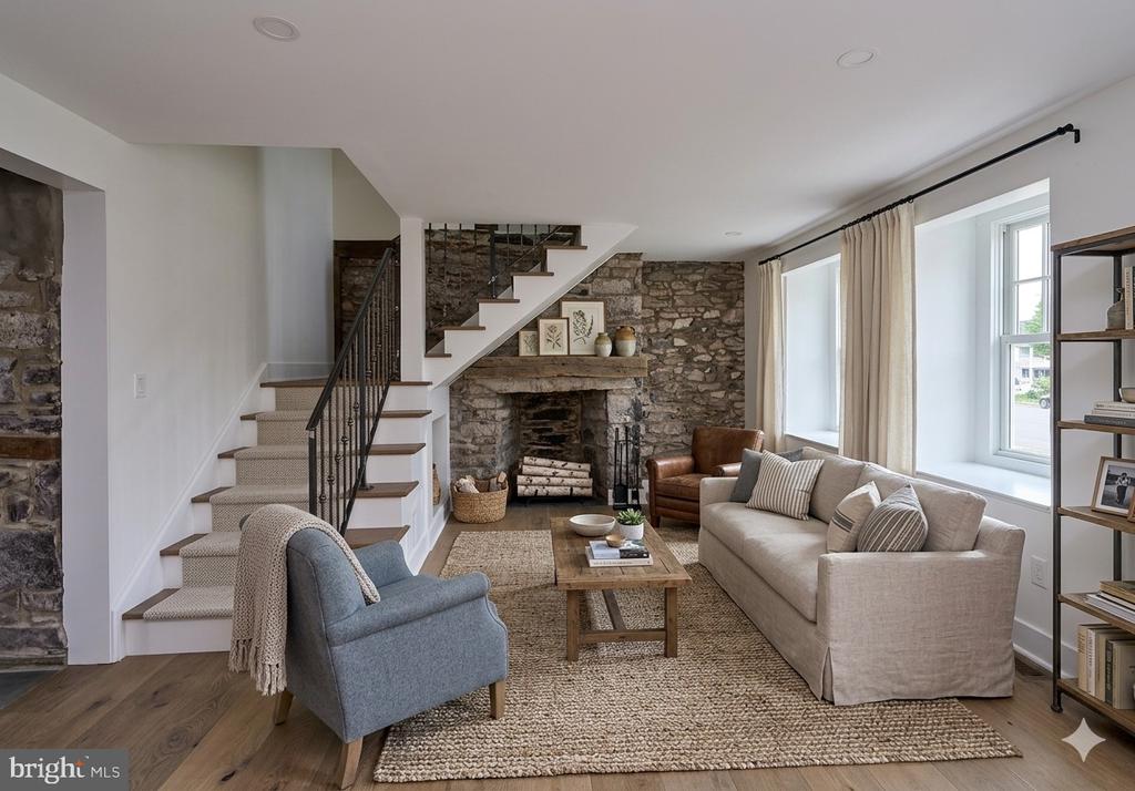 30 N FRANKLIN STREET