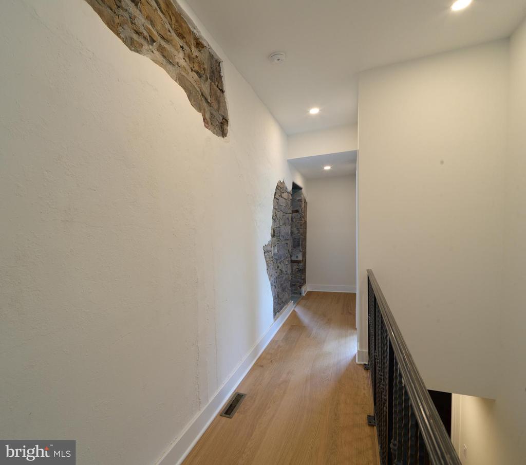 30 N FRANKLIN STREET