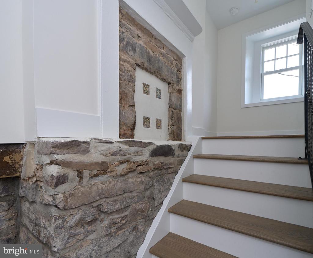 30 N FRANKLIN STREET