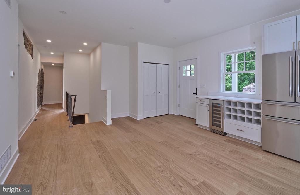 30 N FRANKLIN STREET
