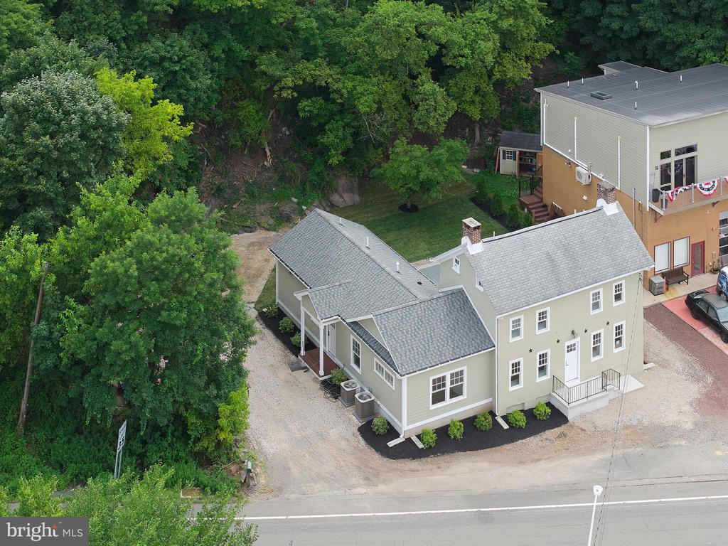 30 N FRANKLIN STREET