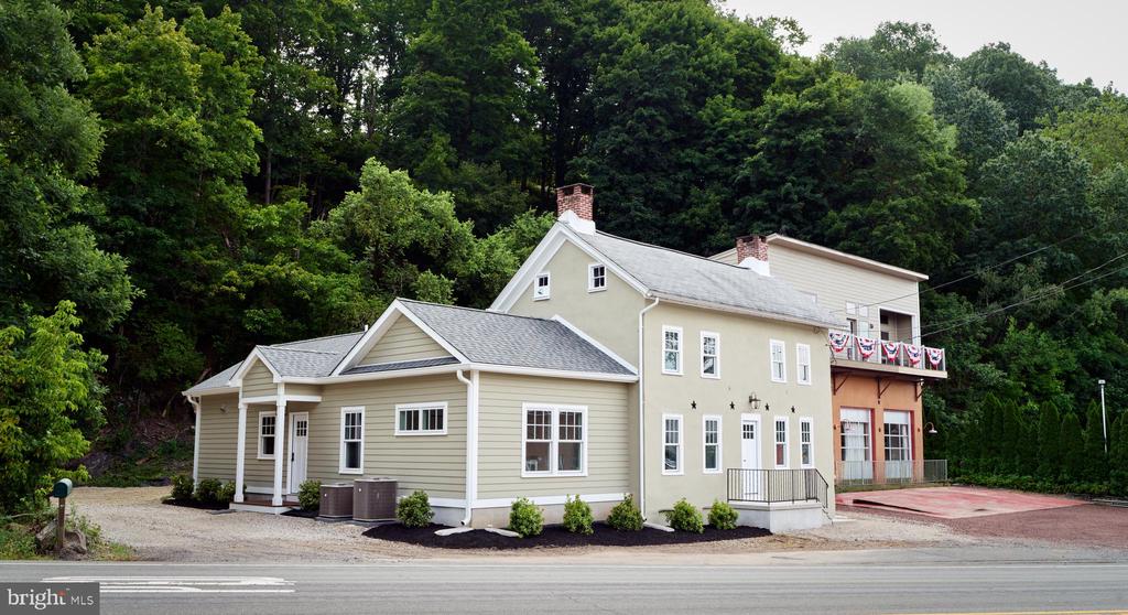 30 N FRANKLIN STREET