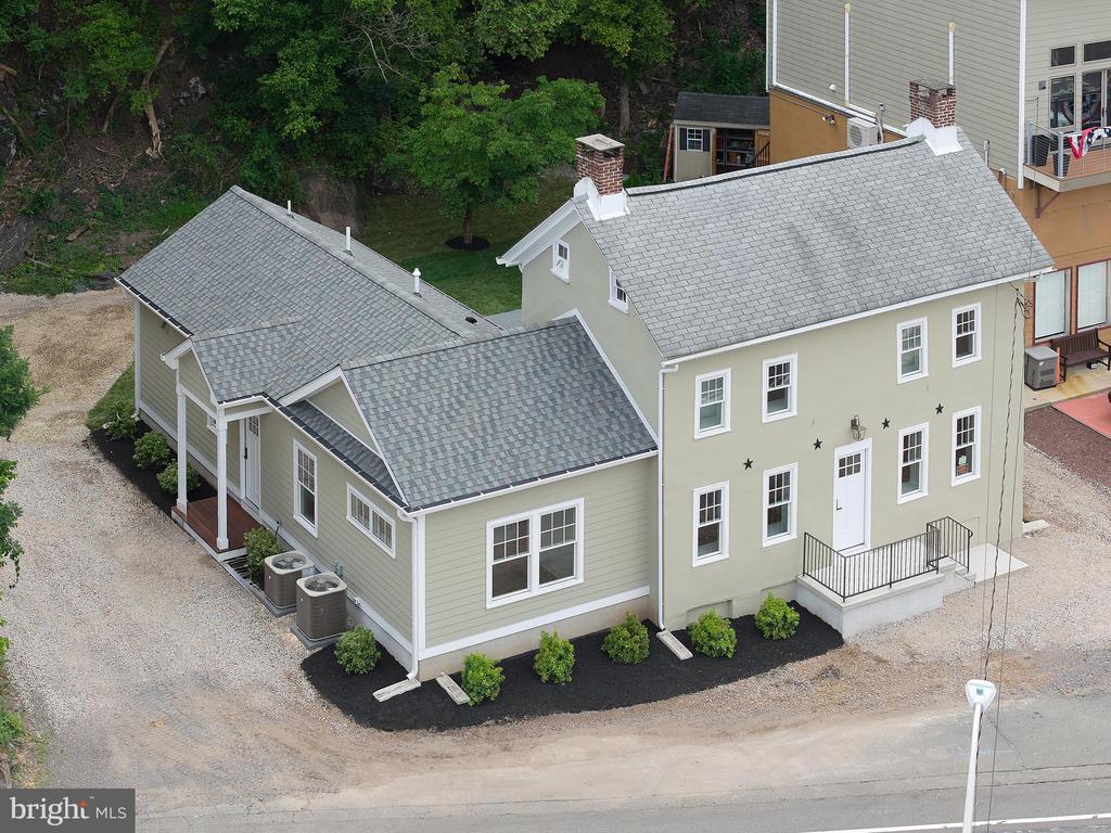 30 N FRANKLIN STREET