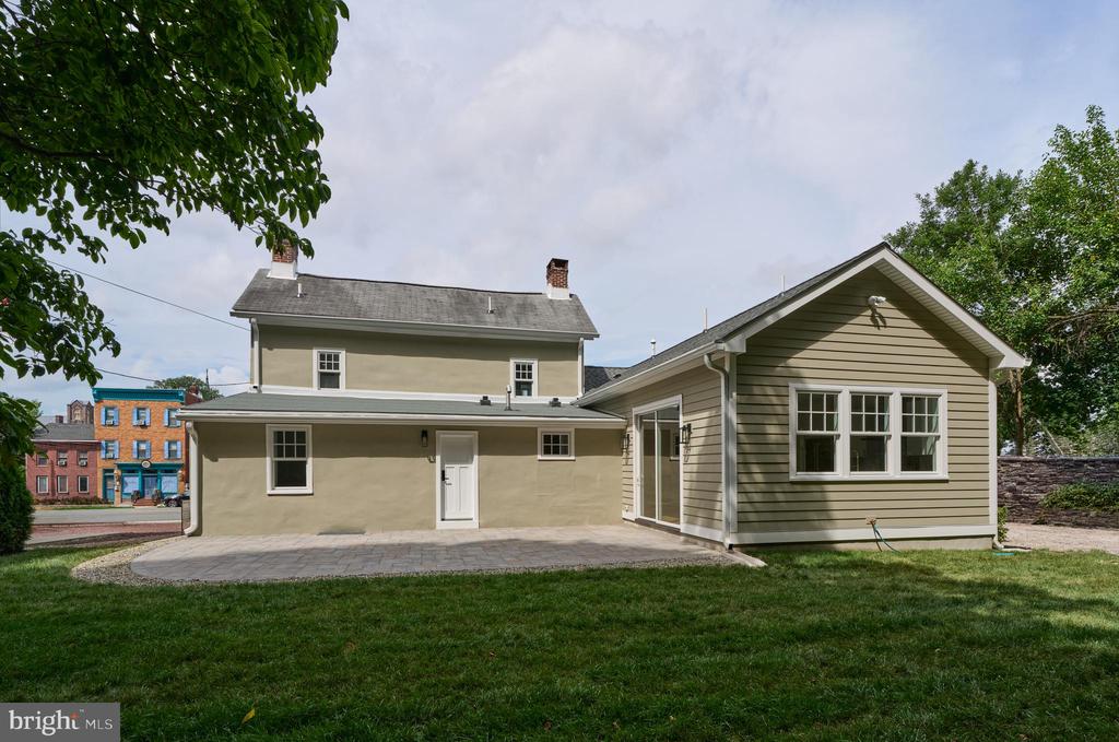 30 N FRANKLIN STREET