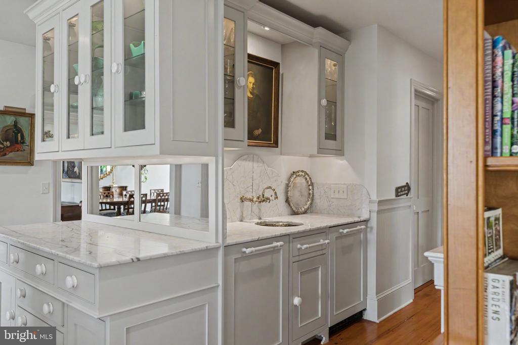 33 RITTENHOUSE ROAD